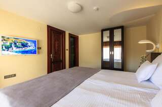 Отель Hotel Nadezda Будва Семейный люкс с 2 спальнями-2