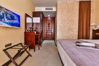 Отель Hotel Nadezda Будва Стандартный двухместный номер с 1 кроватью-9
